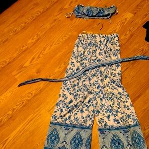 Womens silky top bottom and belt set never worn